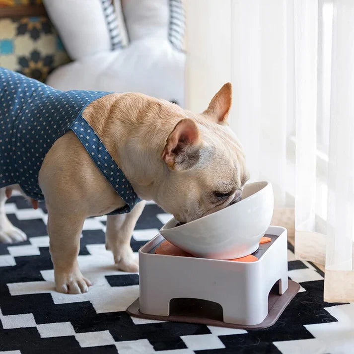 Silicone feeding mat cut in a Frenchie silhouette