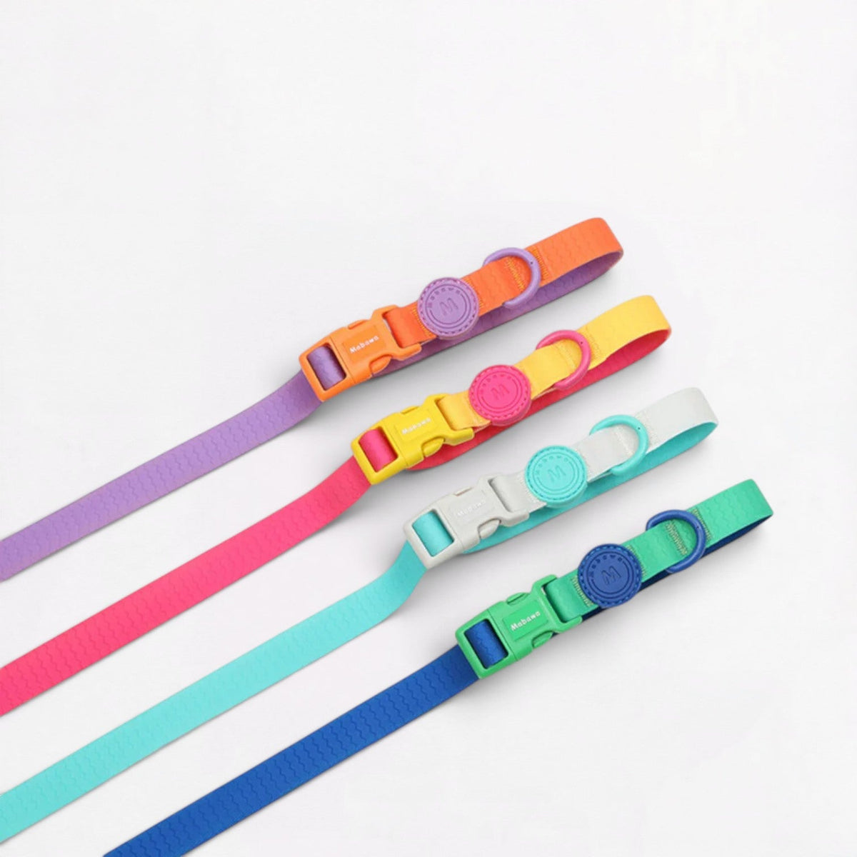 Frenchie anti-fouling collar and leash set in a green gradient